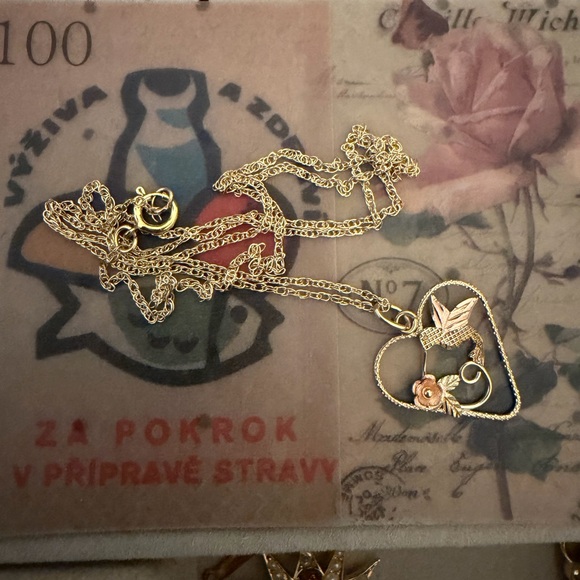 Vintage Coleman CCO 10K Black Hills Solid Gold Hummingbird Flower Heart Necklace